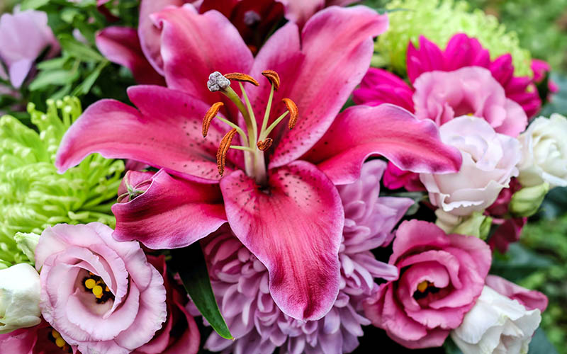 Flowers for Anniversary and Romance in Gahanna OH - Rees Flowers and Gifts